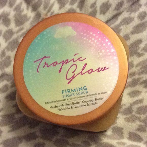 Tropic Glow Tree Hut Scrub - Picture 2 of 2